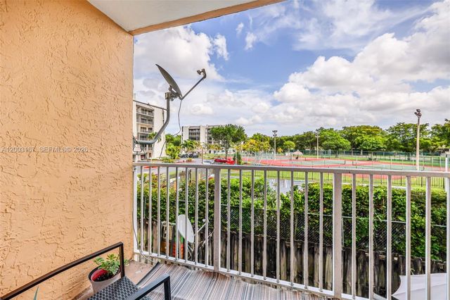 6255 Kendale Lakes Circle 218, Miami, FL 33183
