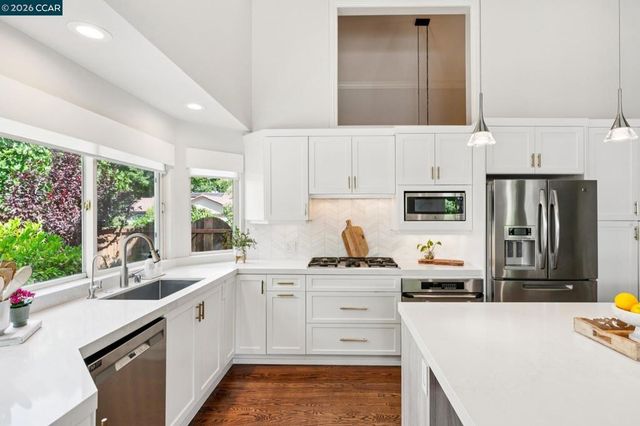 720 Graham Ct, Danville, CA 94526