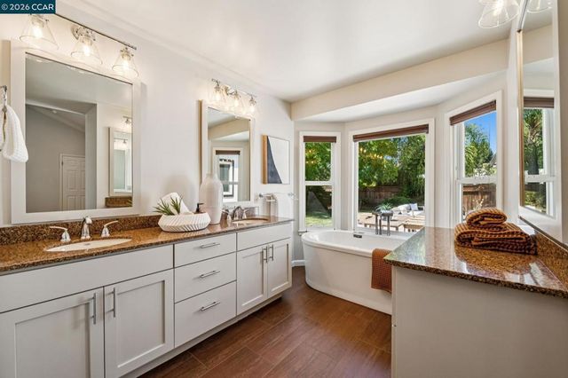 720 Graham Ct, Danville, CA 94526