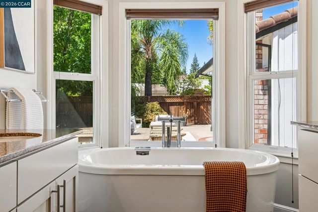 720 Graham Ct, Danville, CA 94526