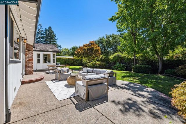 720 Graham Ct, Danville, CA 94526