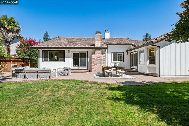 720 Graham Ct, Danville, CA 94526