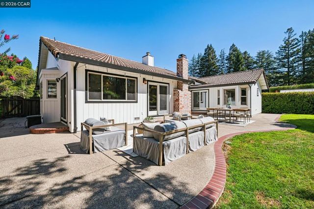 720 Graham Ct, Danville, CA 94526