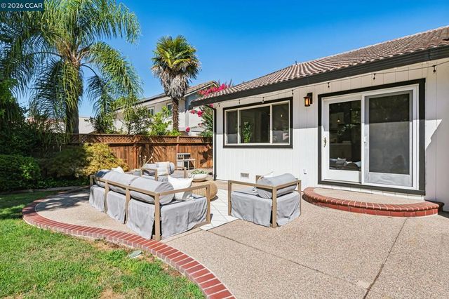 720 Graham Ct, Danville, CA 94526