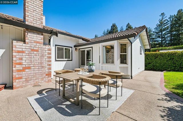 720 Graham Ct, Danville, CA 94526