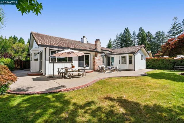 720 Graham Ct, Danville, CA 94526