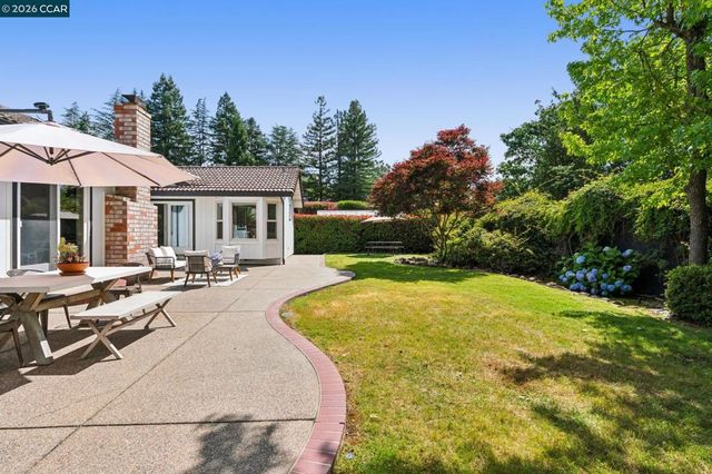720 Graham Ct, Danville, CA 94526