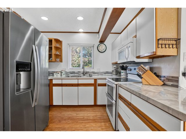 206 Se 220TH Ave, Gresham, OR 97030