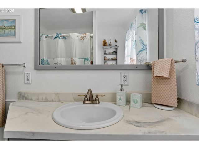 206 Se 220TH Ave, Gresham, OR 97030