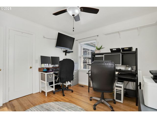 206 Se 220TH Ave, Gresham, OR 97030