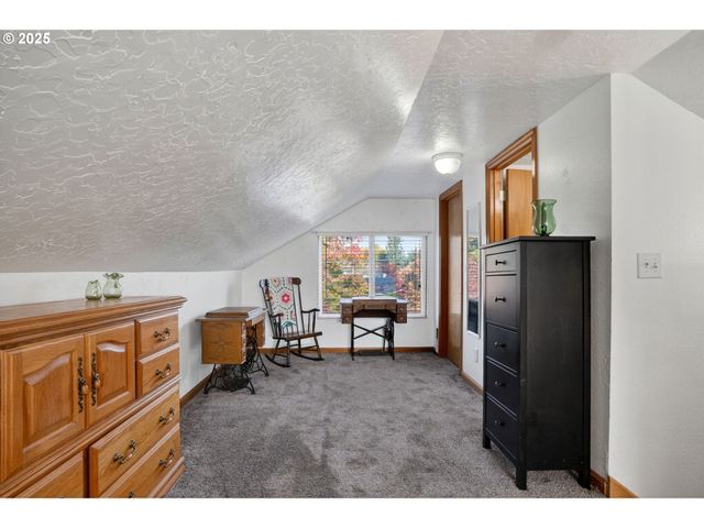 206 Se 220TH Ave, Gresham, OR 97030