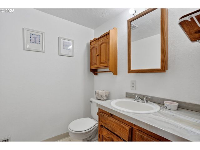 206 Se 220TH Ave, Gresham, OR 97030