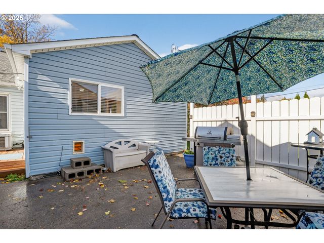 206 Se 220TH Ave, Gresham, OR 97030