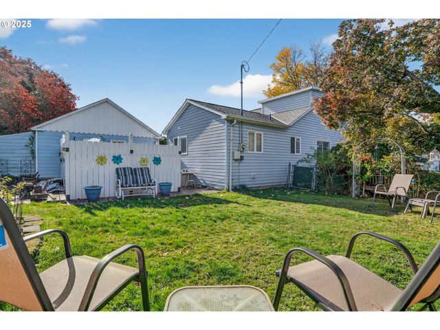 206 Se 220TH Ave, Gresham, OR 97030