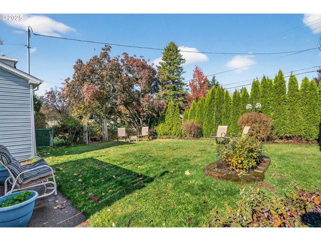 206 Se 220TH Ave, Gresham, OR 97030