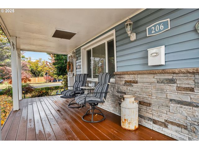 206 Se 220TH Ave, Gresham, OR 97030