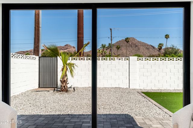 4464 E CAMPBELL Avenue, Phoenix, AZ 85018