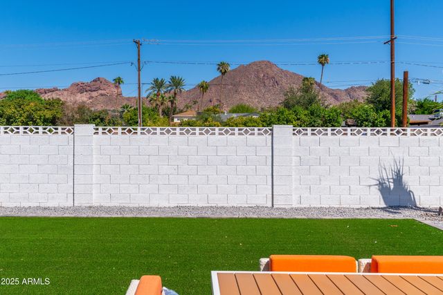 4464 E CAMPBELL Avenue, Phoenix, AZ 85018