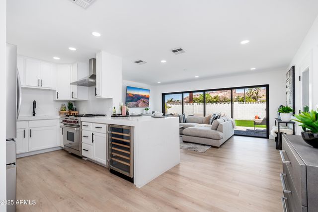 4464 E CAMPBELL Avenue, Phoenix, AZ 85018