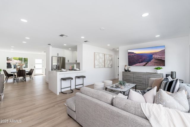 4464 E CAMPBELL Avenue, Phoenix, AZ 85018