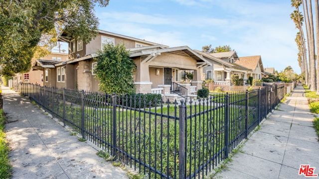 838 E 43rd Street, Los Angeles, CA 90011