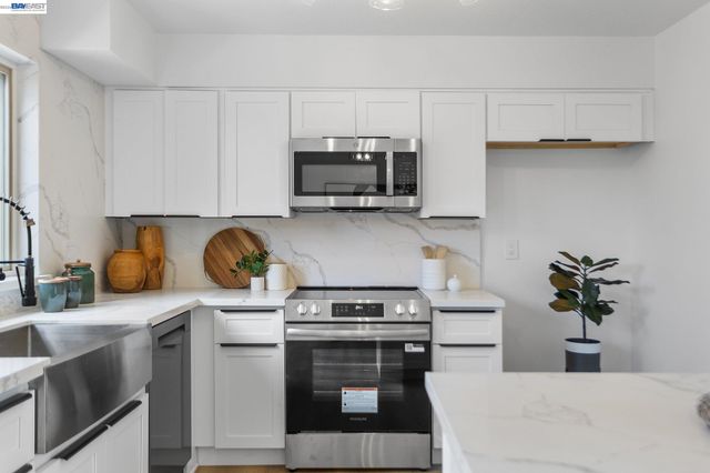 14715 Doolittle Dr, San Leandro, CA 94577