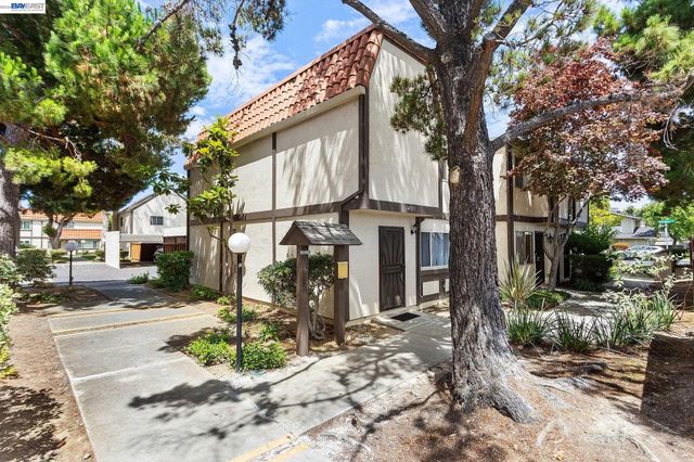 14715 Doolittle Dr, San Leandro, CA 94577