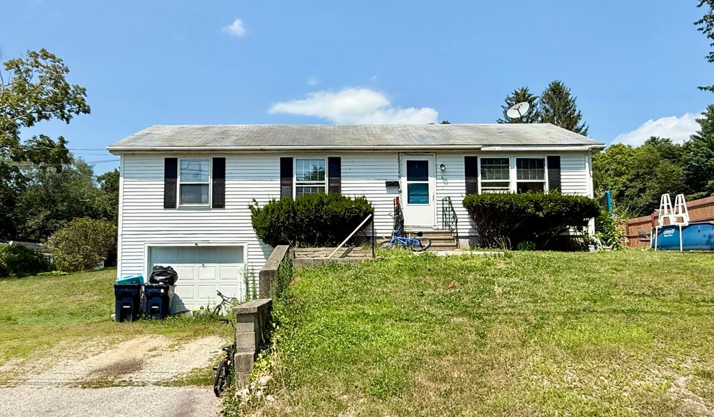 6 James Street East, Putnam, CT 06260