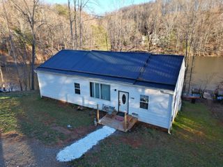 1260 Big Oak LN, Wirtz, VA 24184