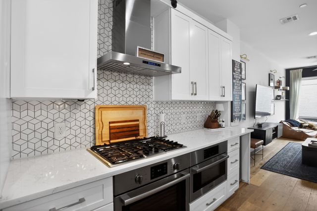 2222 Moser Avenue 113, Dallas, TX 75206