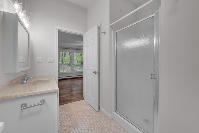 139 Podunk Rd, Sturbridge, MA 01566