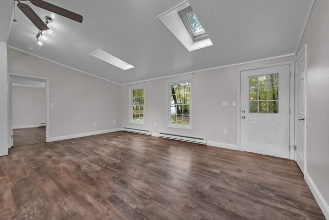 139 Podunk Rd, Sturbridge, MA 01566