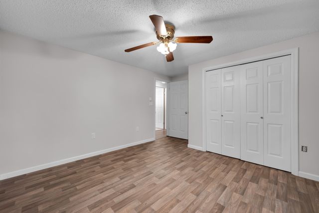 139 Podunk Rd, Sturbridge, MA 01566