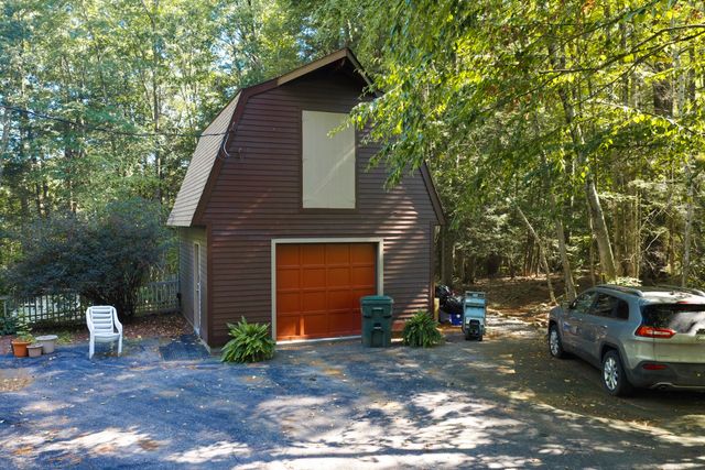 139 Podunk Rd, Sturbridge, MA 01566