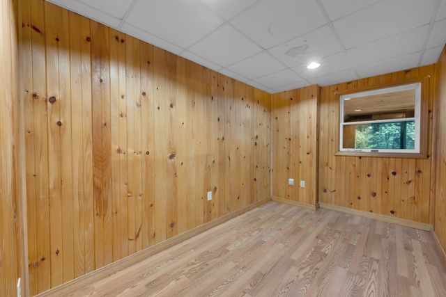 139 Podunk Rd, Sturbridge, MA 01566