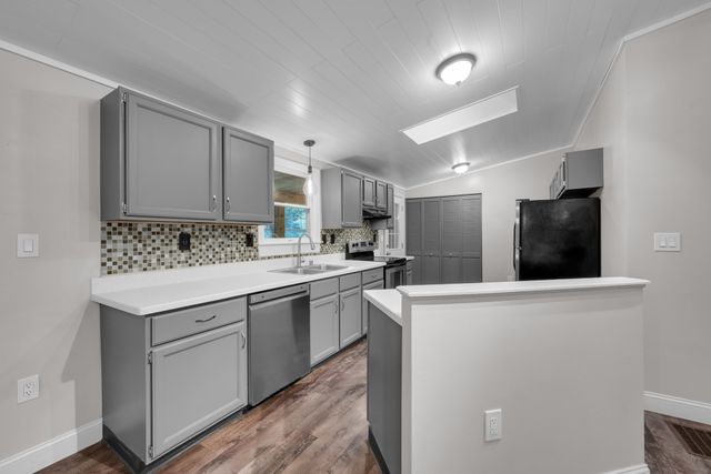 139 Podunk Rd, Sturbridge, MA 01566