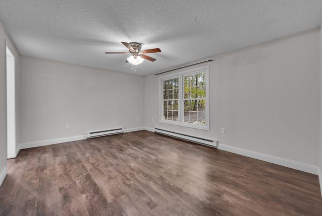 139 Podunk Rd, Sturbridge, MA 01566