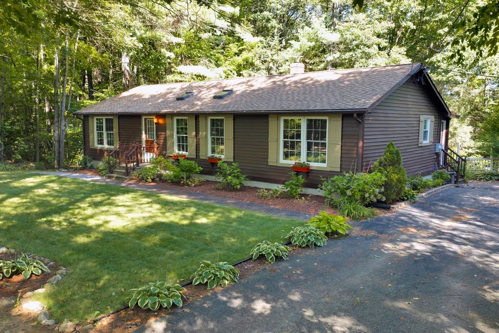 139 Podunk Rd, Sturbridge, MA 01566