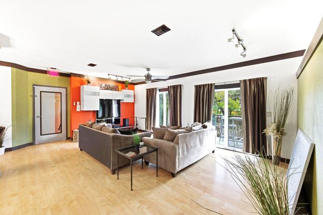 1301 S 1st ST 1 & 2, Austin, TX 78704