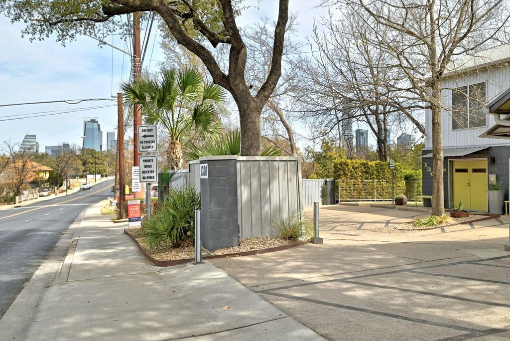 1301 S 1st ST 1 & 2, Austin, TX 78704