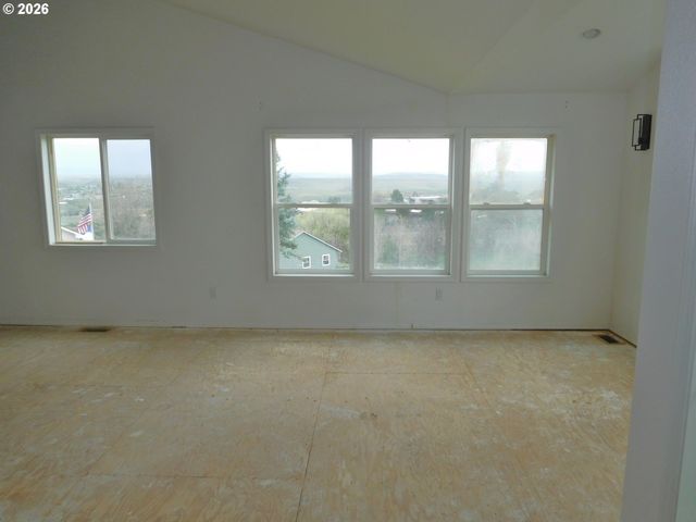 730 Nw 23RD St, Pendleton, OR 97801