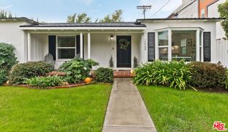10542 Moorpark Street, Toluca Lake, CA 91602