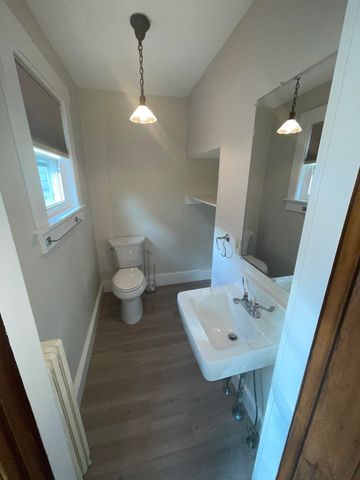 221 Atlantic Avenue, North Hampton, NH 03862