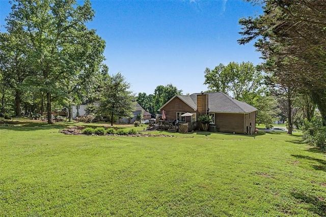 32 Country Meadow Way NW, Cartersville, GA 30121