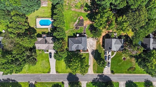 32 Country Meadow Way NW, Cartersville, GA 30121
