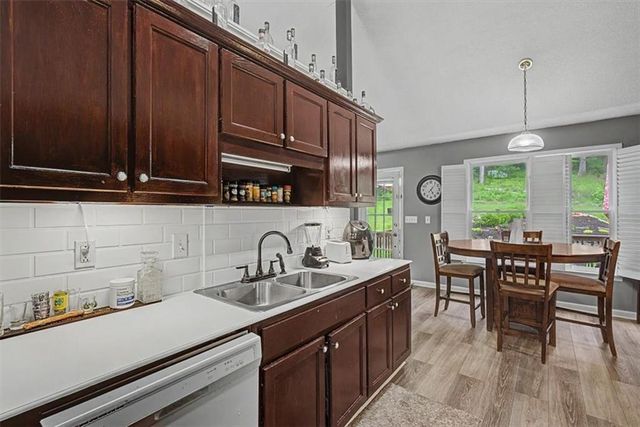 32 Country Meadow Way NW, Cartersville, GA 30121