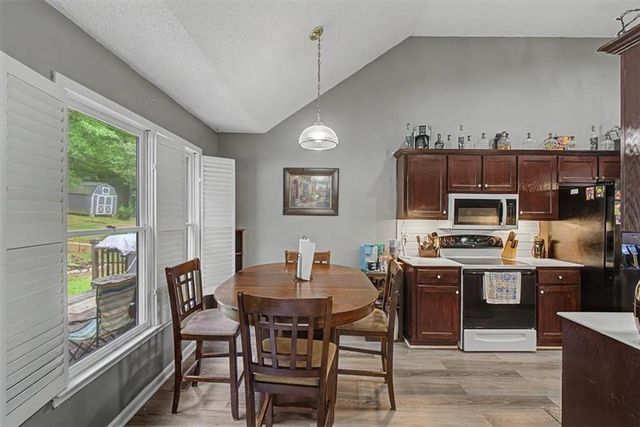 32 Country Meadow Way NW, Cartersville, GA 30121