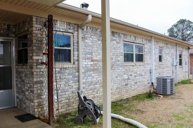 50 Sherwood Loop, Searcy, AR 72143