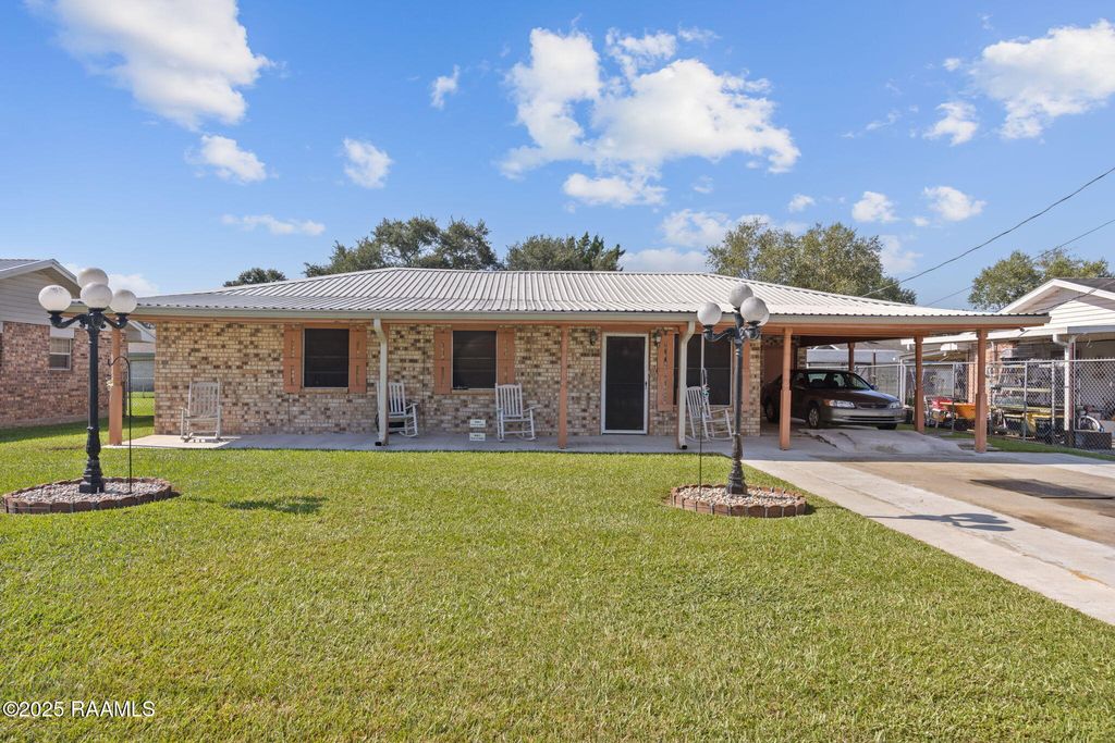 127 Burrow Drive, Scott, LA 70583