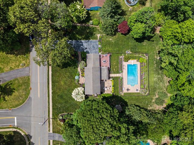 13 MABRO Drive, Denville, NJ 07834